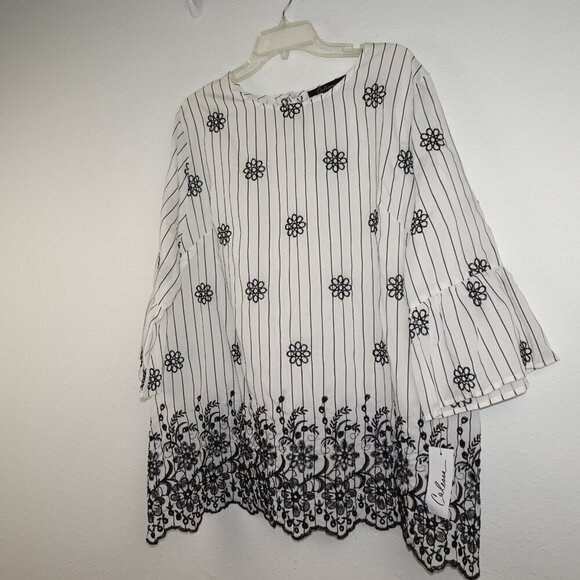 Calessa Tunic Top Women's Size 1X White Black Embroidery Loose Fit Bell Sleeve - Picture 3 of 8
